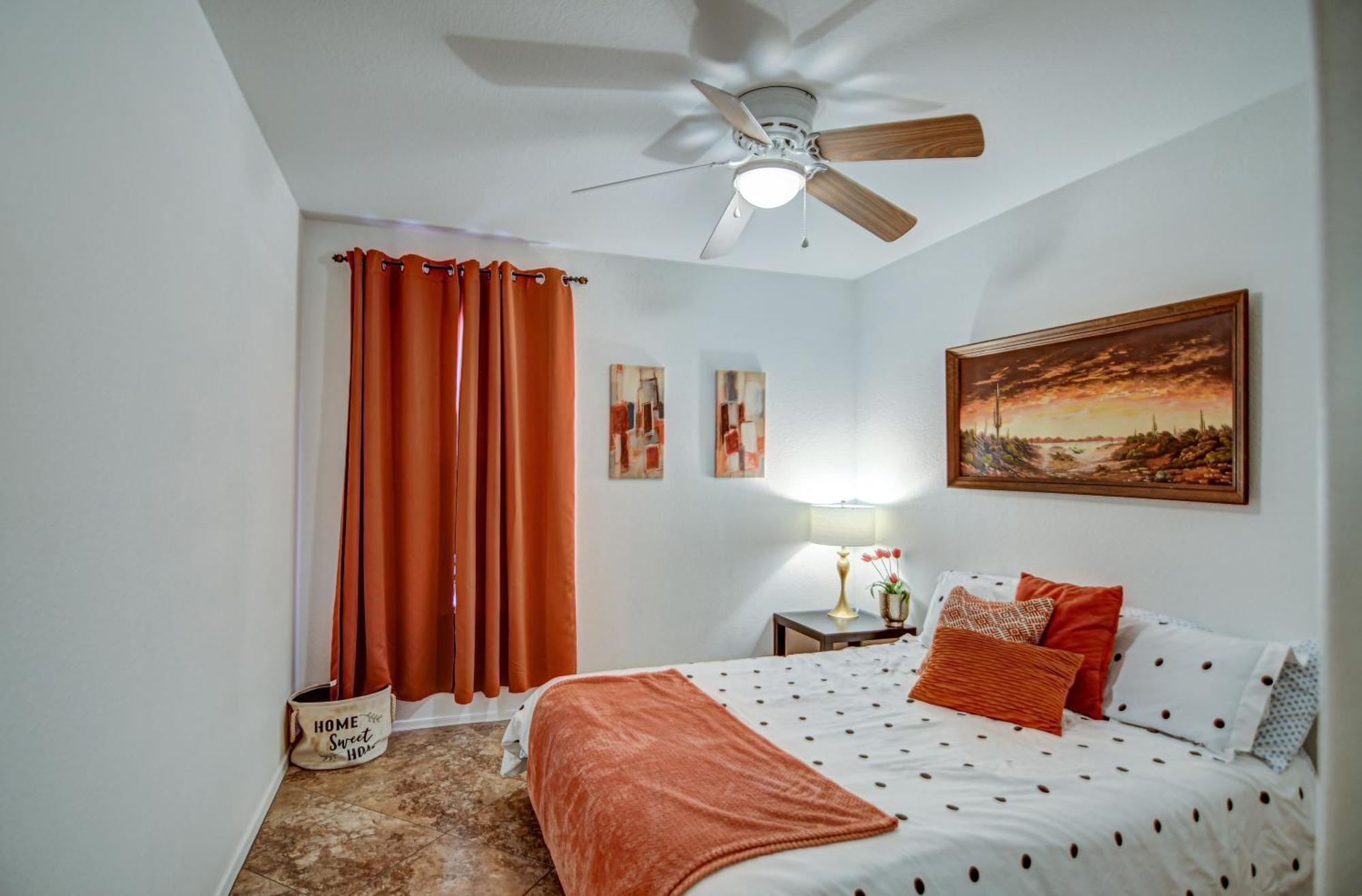 Route 66 Oasis In Downtown Gilbert With Heated Pool & Mini Golf Villa Exterior photo