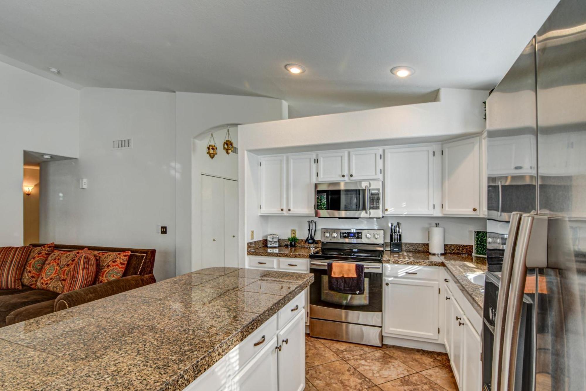 Route 66 Oasis In Downtown Gilbert With Heated Pool & Mini Golf Villa Exterior photo